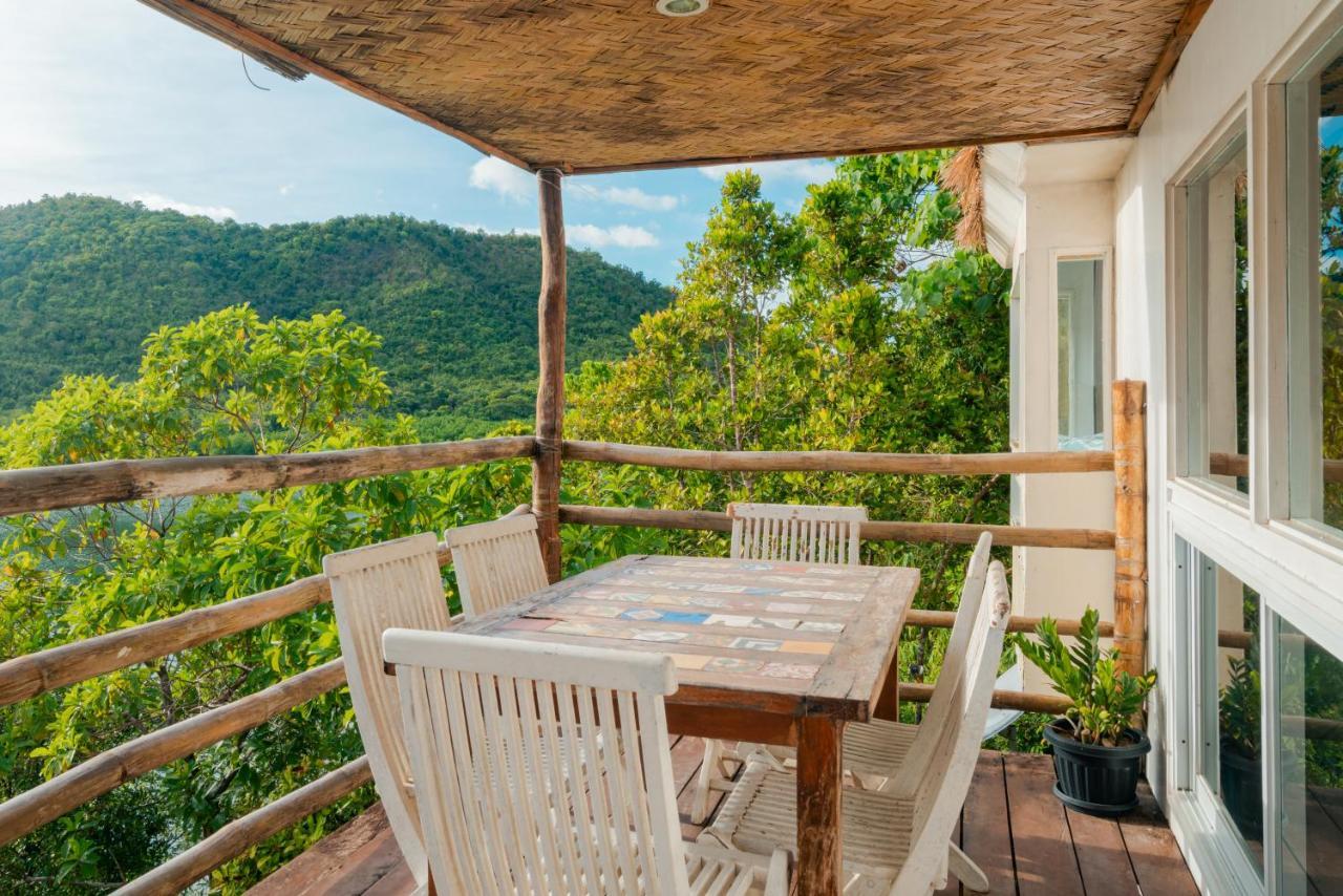 Marina Del Sol Resort & Yacht Club Busuanga Exterior photo