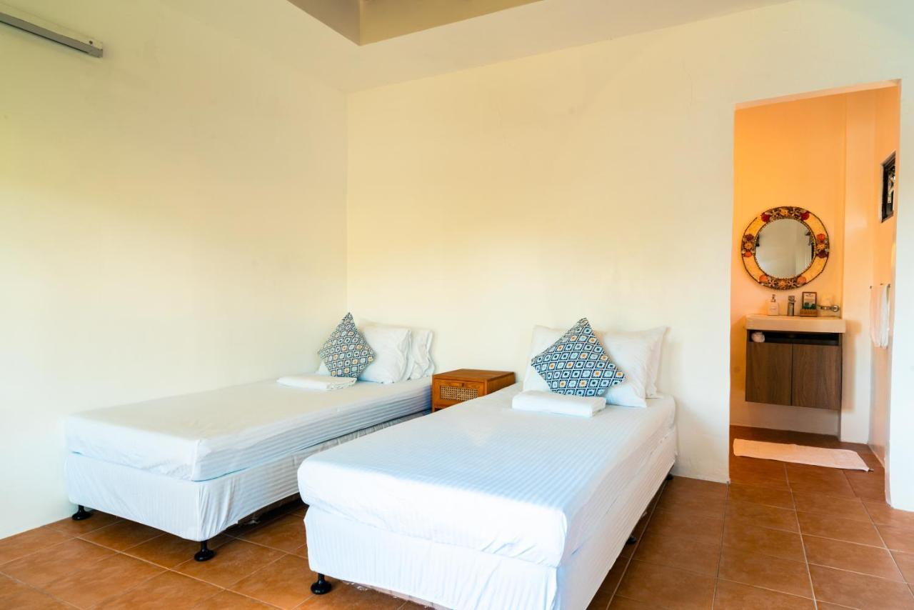 Marina Del Sol Resort & Yacht Club Busuanga Room photo